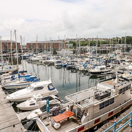 15 Sovereign House Milford Haven Exterior photo