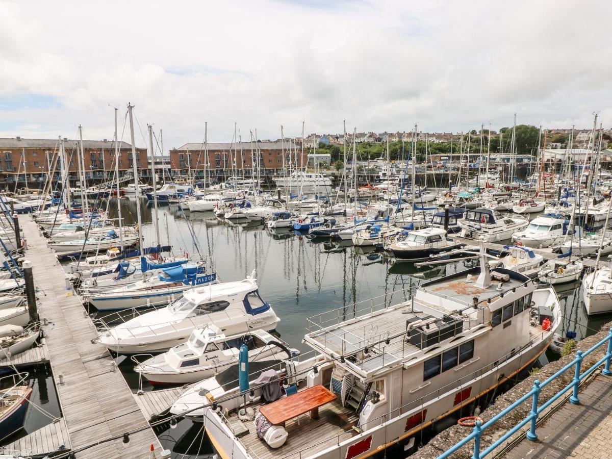 15 Sovereign House Milford Haven Exterior photo